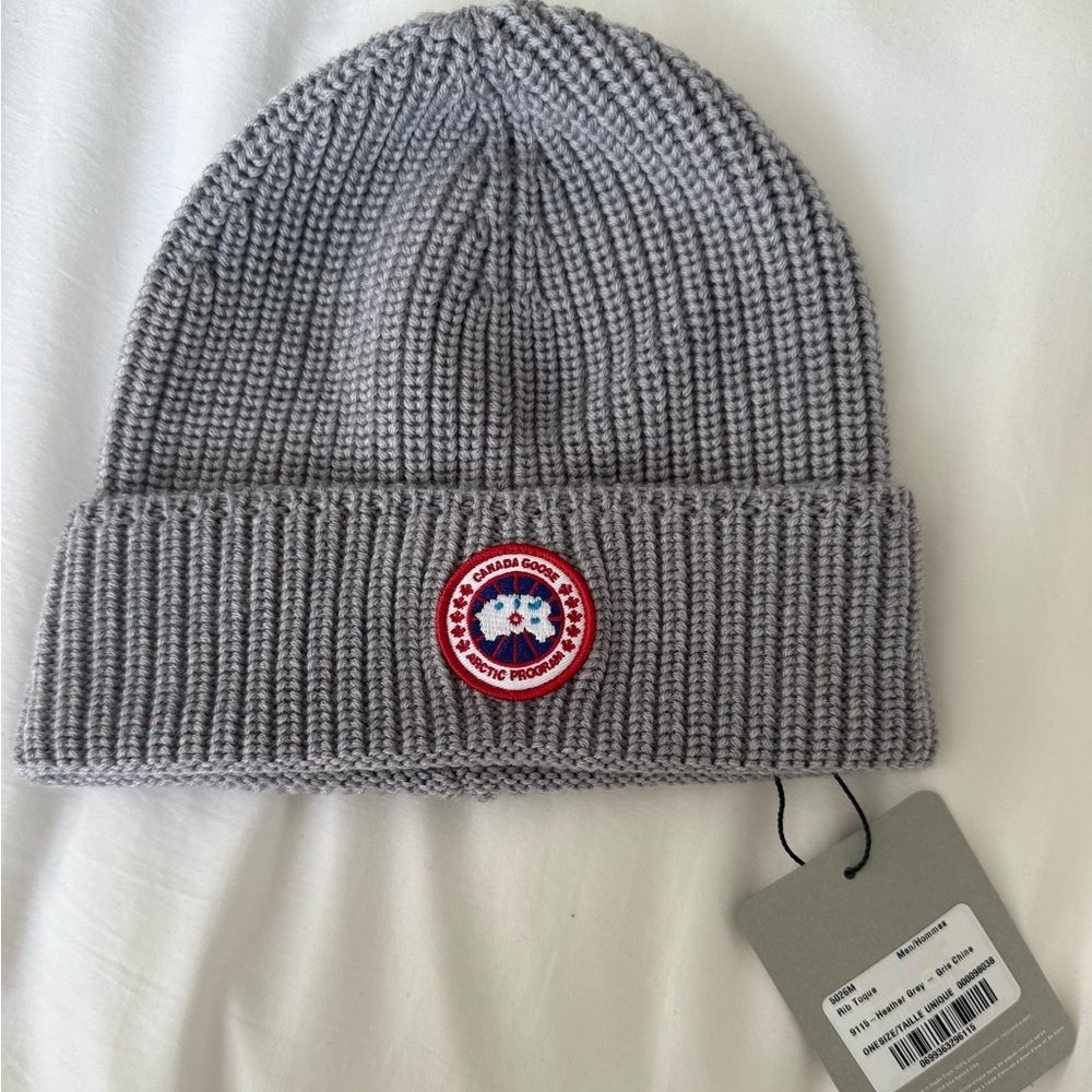 NWT Canada Goose Gray Knit Beanie with Logo